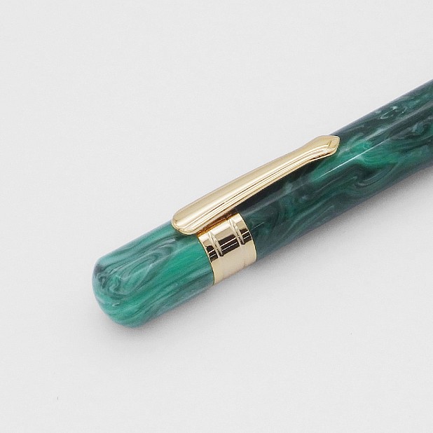Taccia Covenant Green Malachite Fountain pen