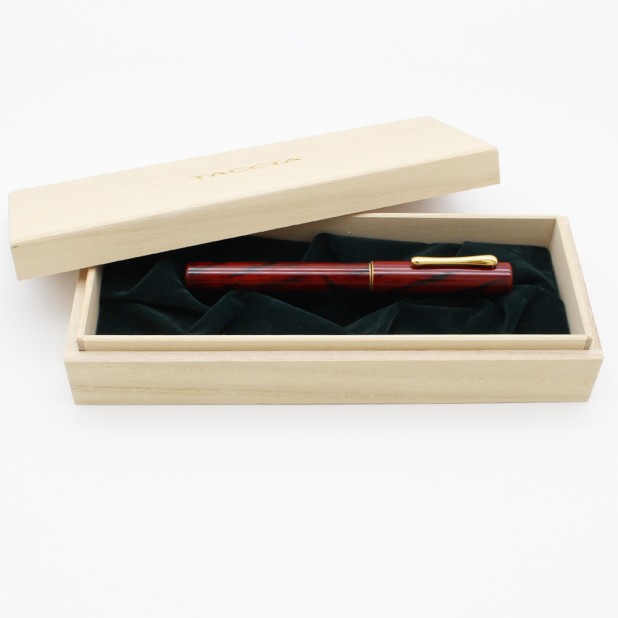 Taccia Hare-hi Yoi-enbu Fountain pen