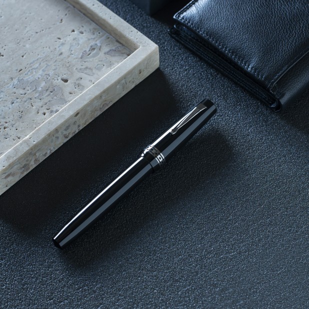 Radius Settimo Nero Essenza Lucido RT Vulpen