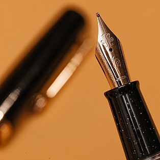 Nahvalur Original Plus Lovina Graphite RGT Fountain Pen