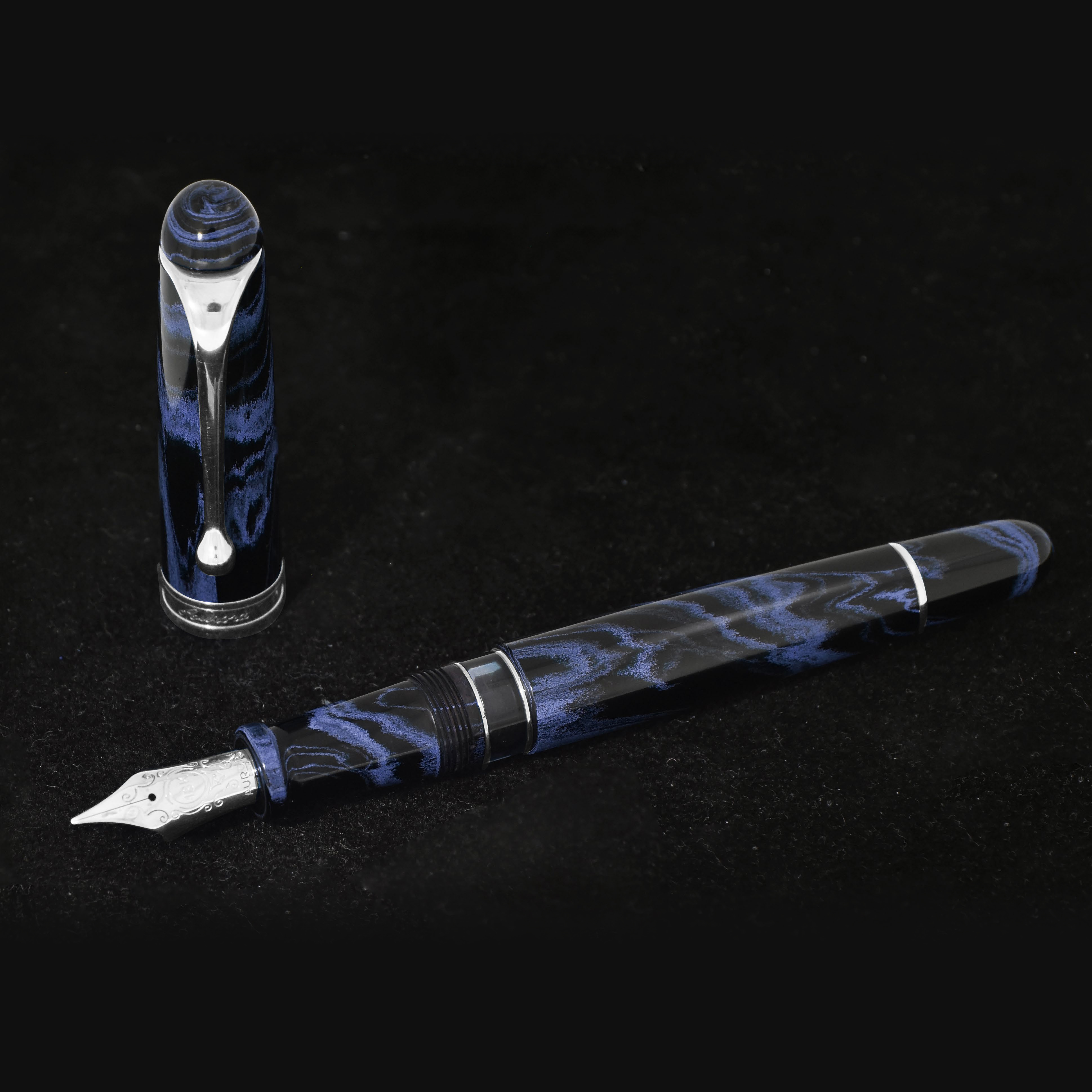 Aurora 88 Ebonite Marbled Blue ST Stylo Plume