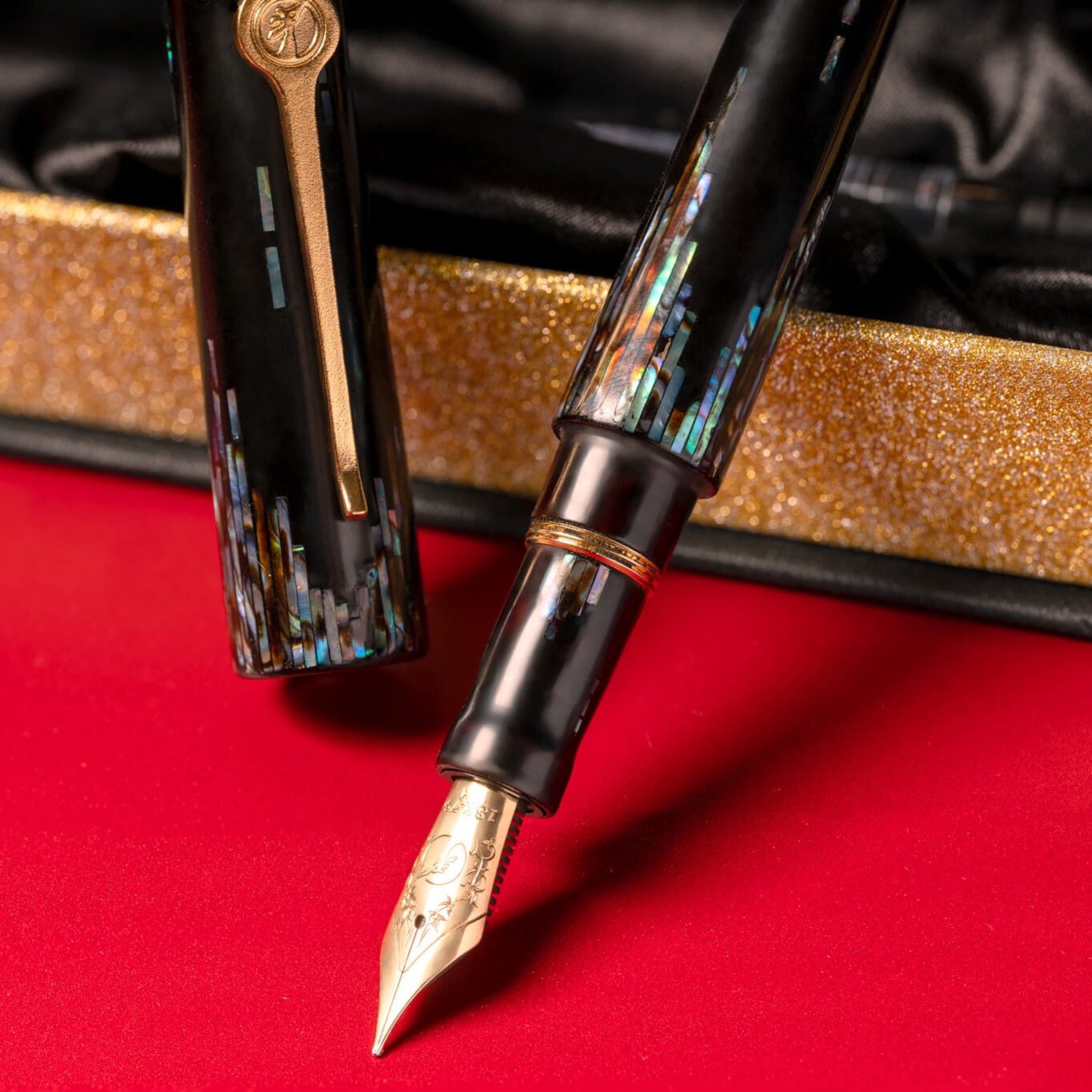 ConCoPens Mother-of-Pearl Lacquer Inlay Aurora 02 Reservoarpenna