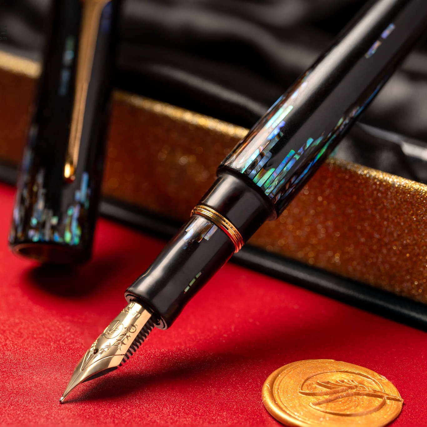 ConCoPens Mother-of-Pearl Lacquer Inlay Aurora 02 Reservoarpenna