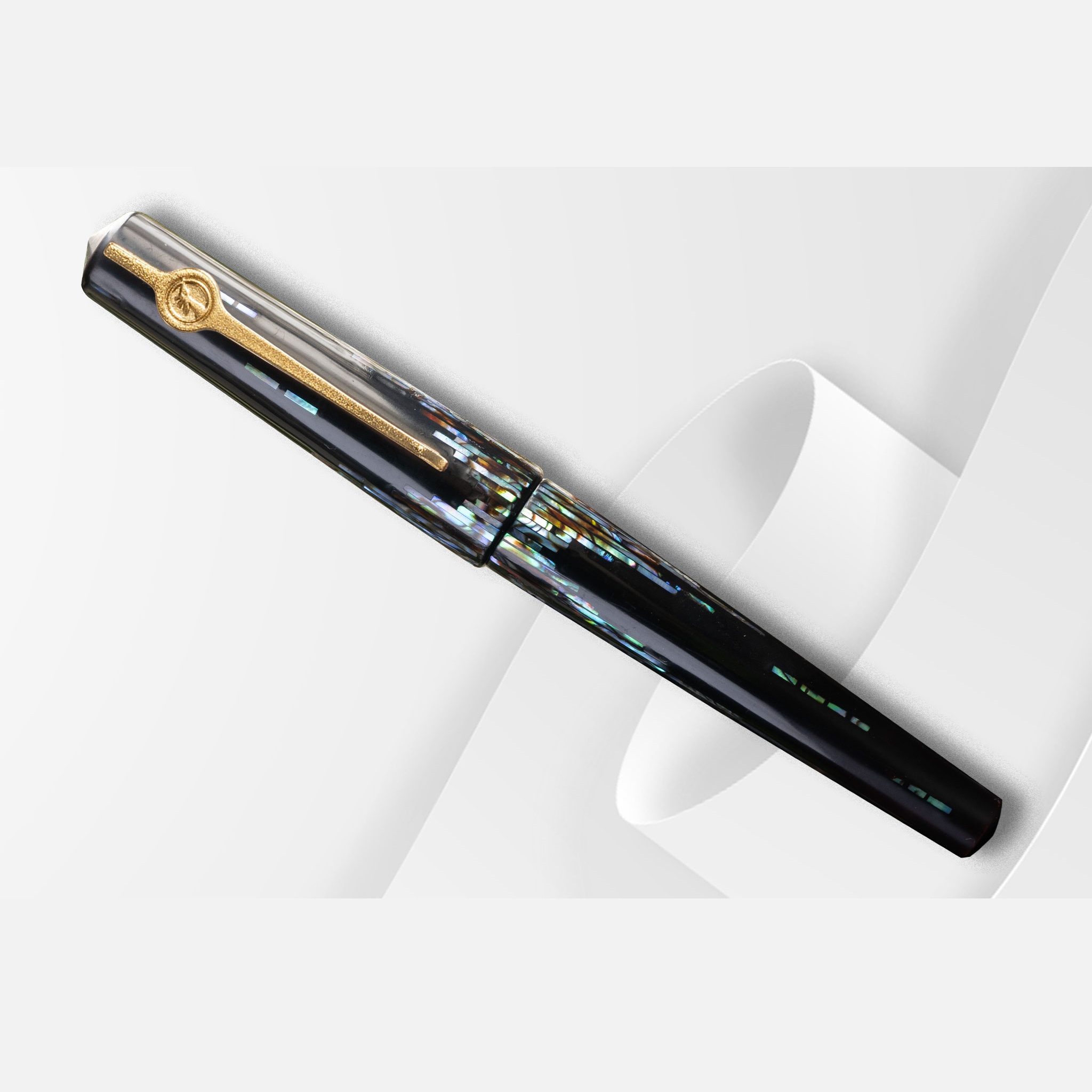 ConCoPens Mother-of-Pearl Lacquer Inlay Aurora 02 Reservoarpenna