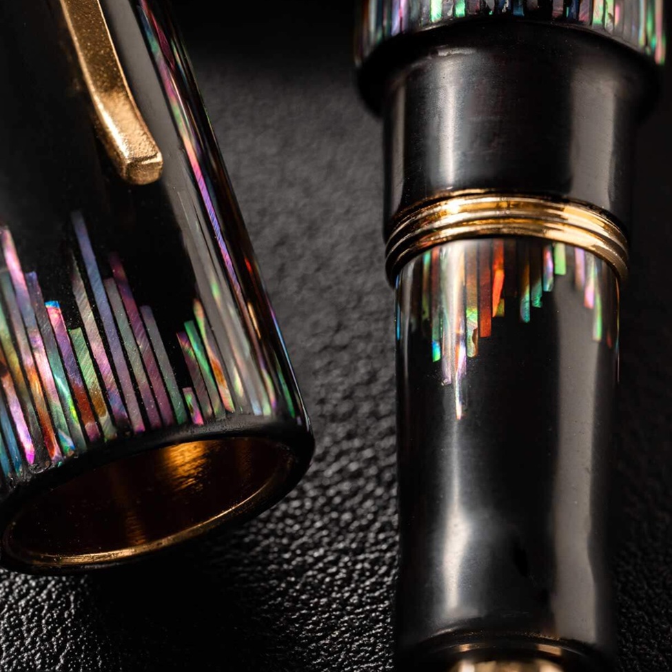 ConCoPens Mother-of-Pearl Lacquer Inlay Aurora Reservoarpenna