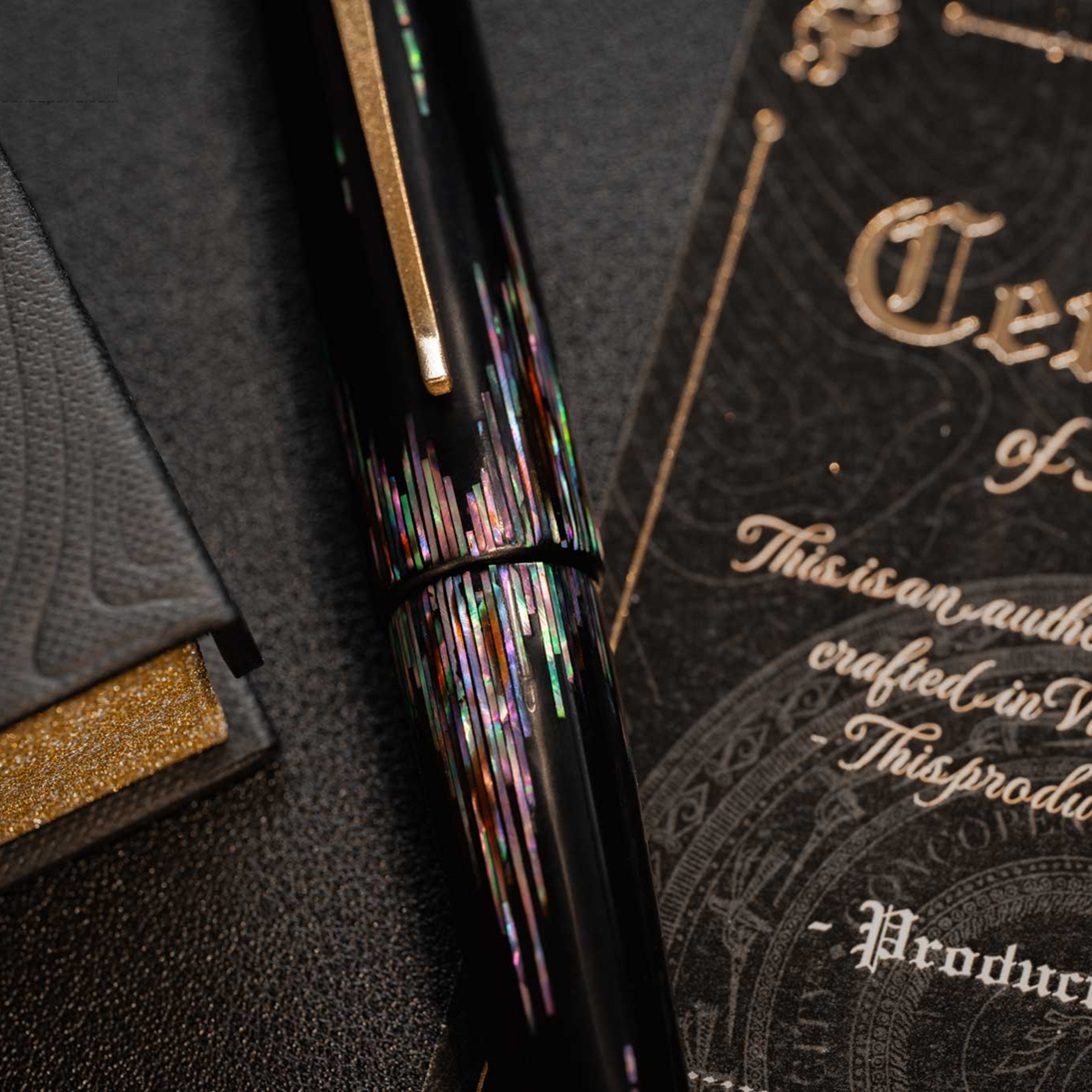 ConCoPens Mother-of-Pearl Lacquer Inlay Aurora Reservoarpenna