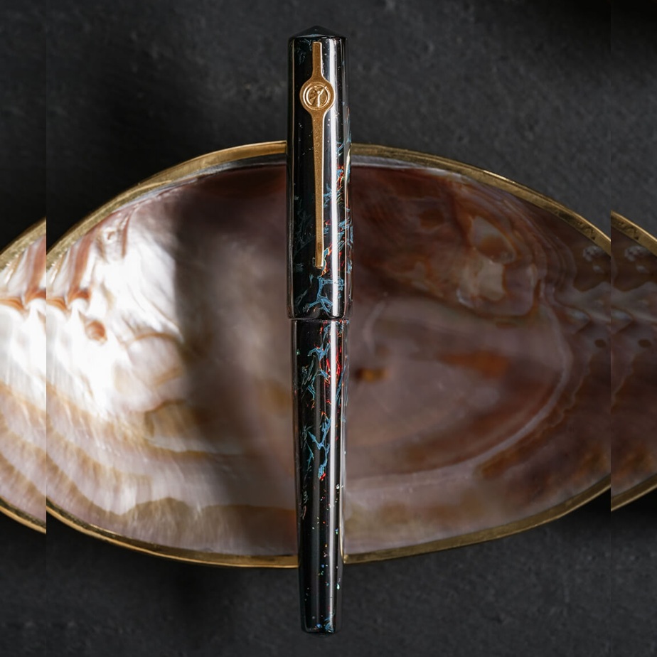 ConCoPens Vietnamese Lacquer Obsidia Fountain Pen
