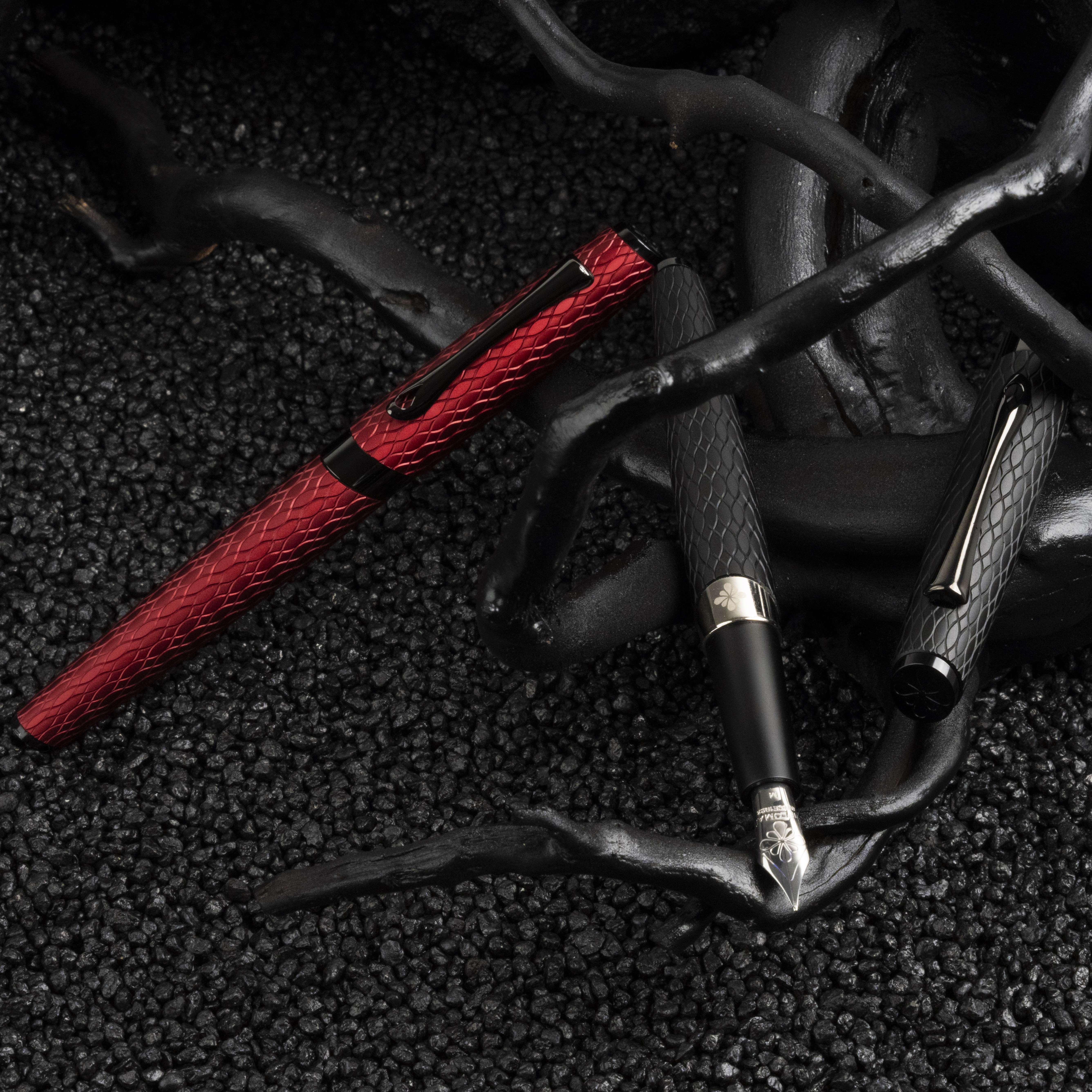 Diplomat Cobra Matte Black Guilloche Fountain pen