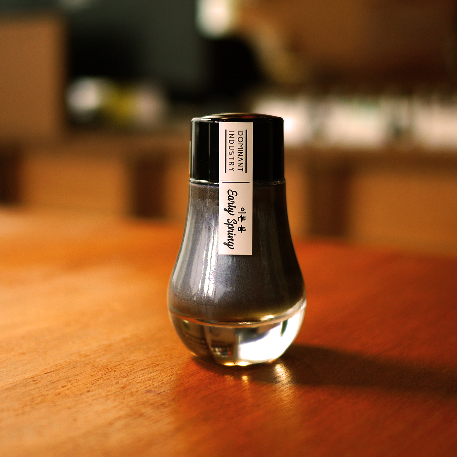 Dominant Industry Pearl No.022 Early Spring 25ml Butelka atramentu