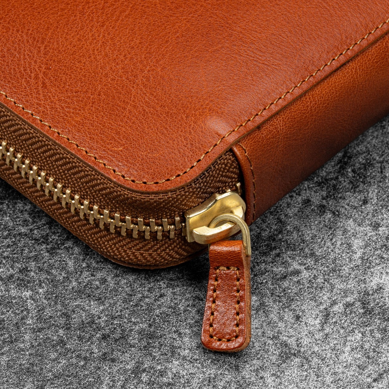 Galen Leather Legacy Zippered 6 Slots Deep Cognac Pen Case