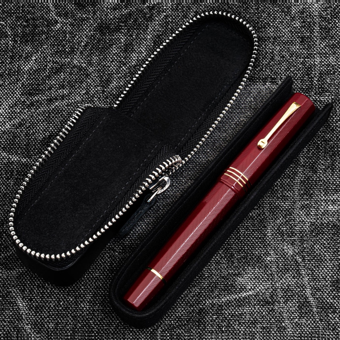 Galen Leather Magnum Opus Zippered Single Black Oversized Hard Pen Case