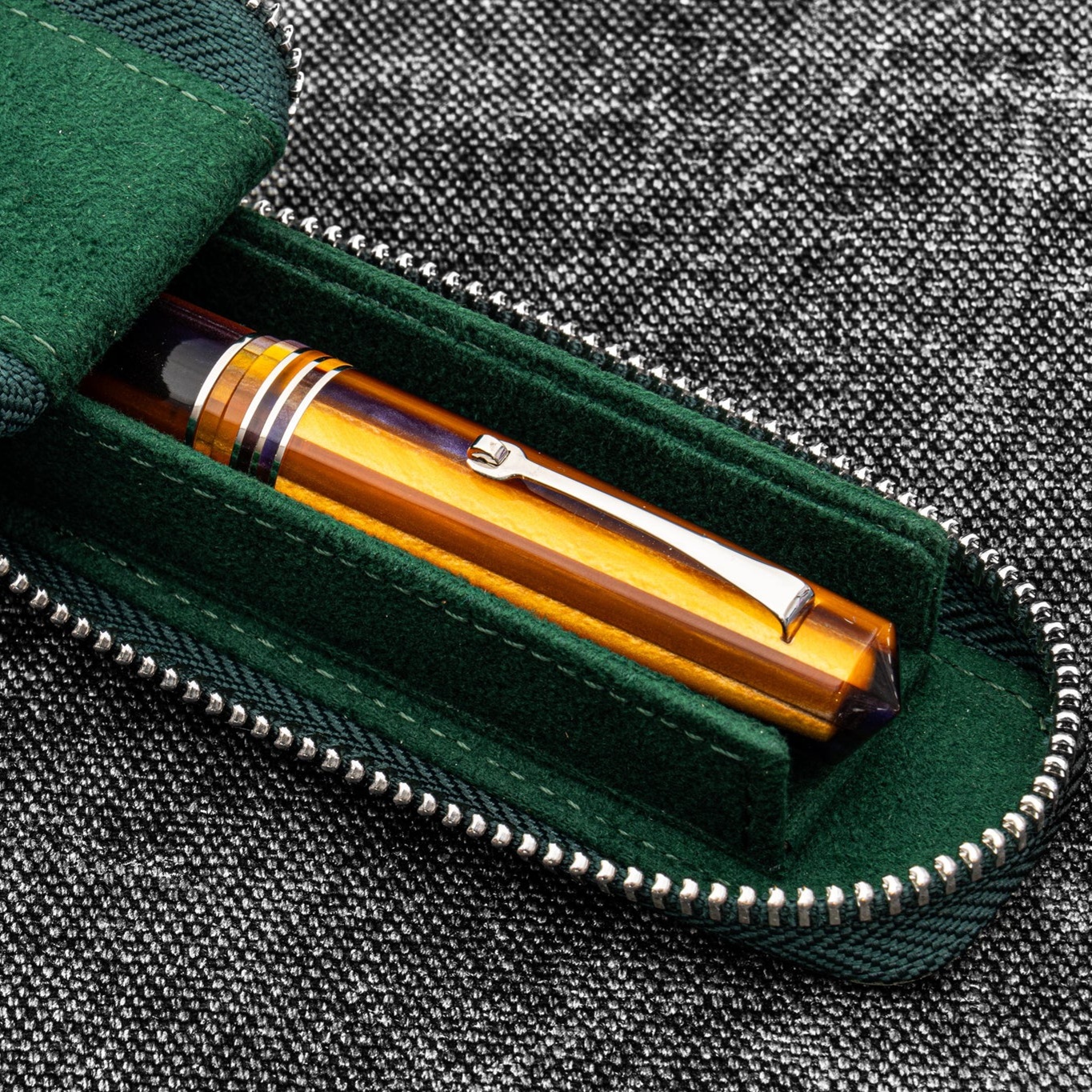 Galen Leather Magnum Opus Zippered Single Crazy Horse Forest Green Oversized Hard Pen Case