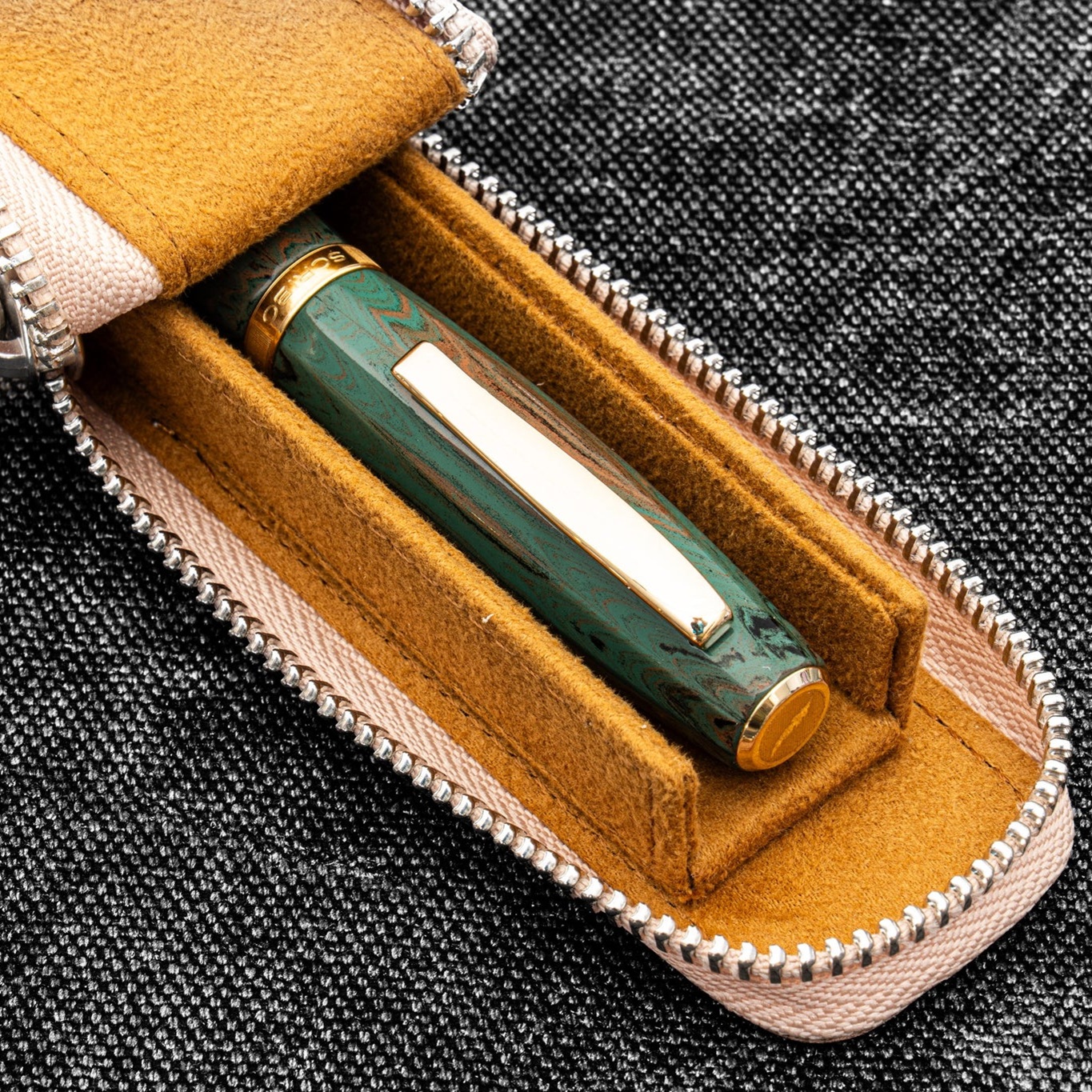 Galen Leather Magnum Opus Zippered Single Undyed Oversized Hard Pen Case