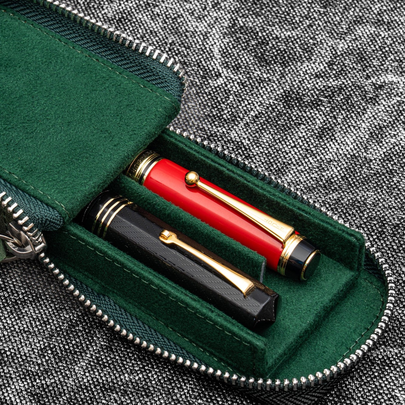 Galen Leather Magnum Opus Zippered 2 Slots Crazy Horse Forest Green Hard Pen Case