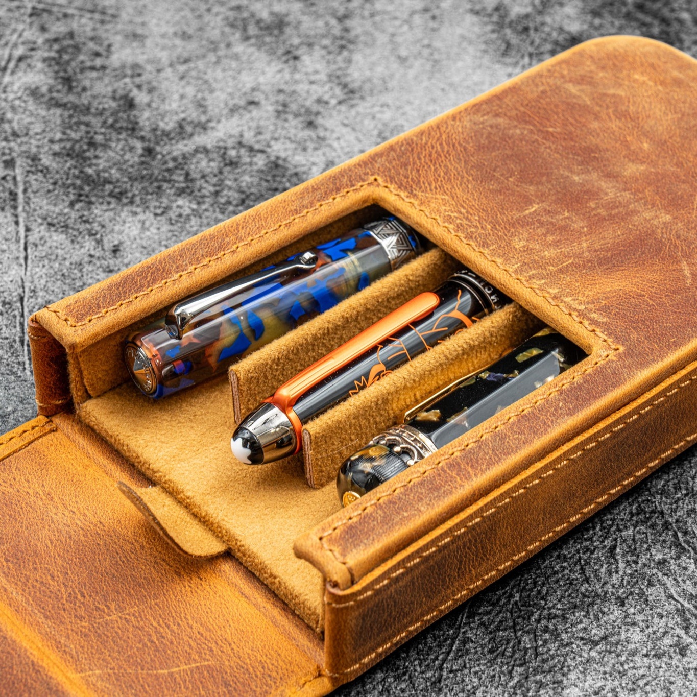 Galen Leather Magnum Opus 3 Slots Crazy Horse Brown Hard Pen Case
