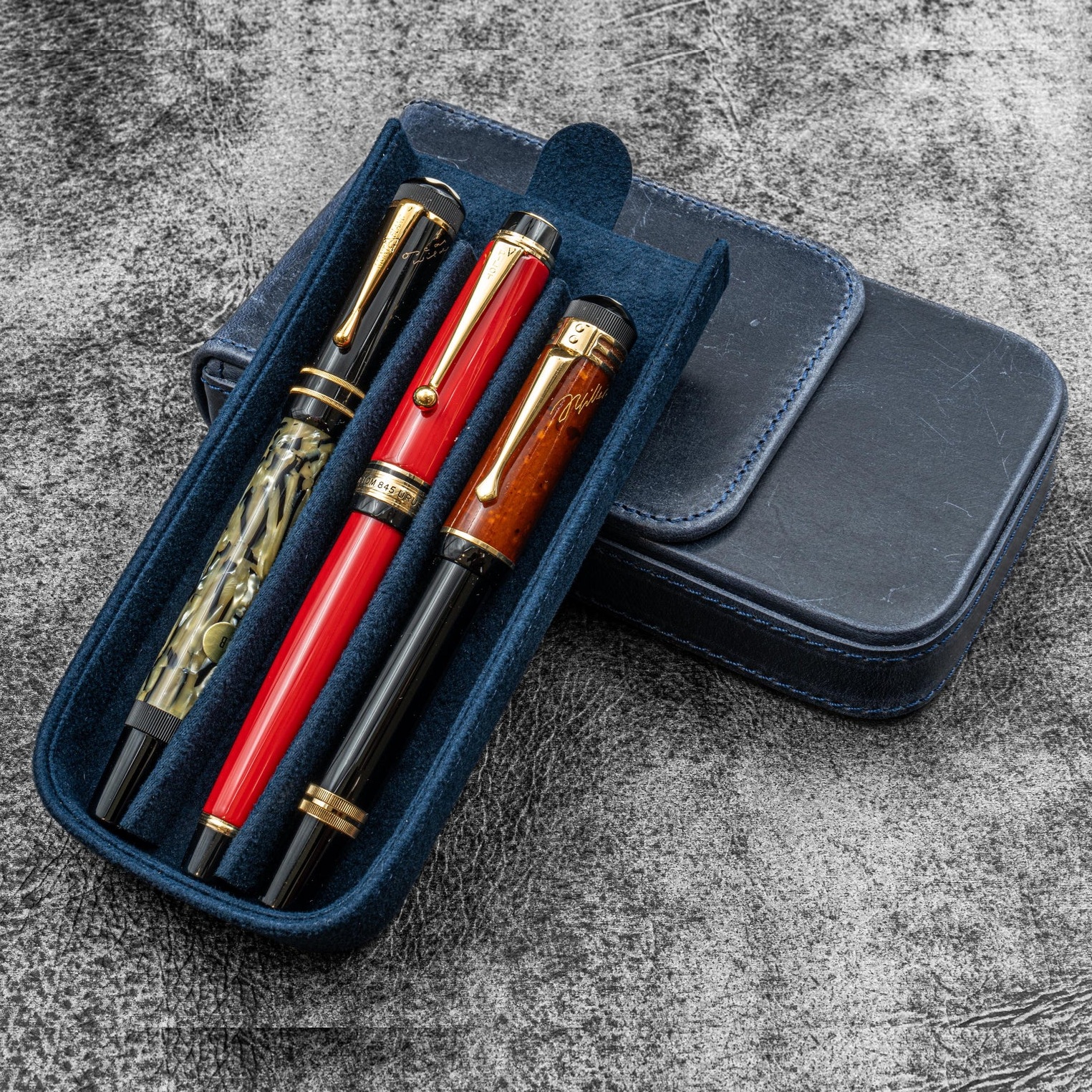 Galen Leather Magnum Opus 3 Slots Crazy Horse Navy Hard Pen Case