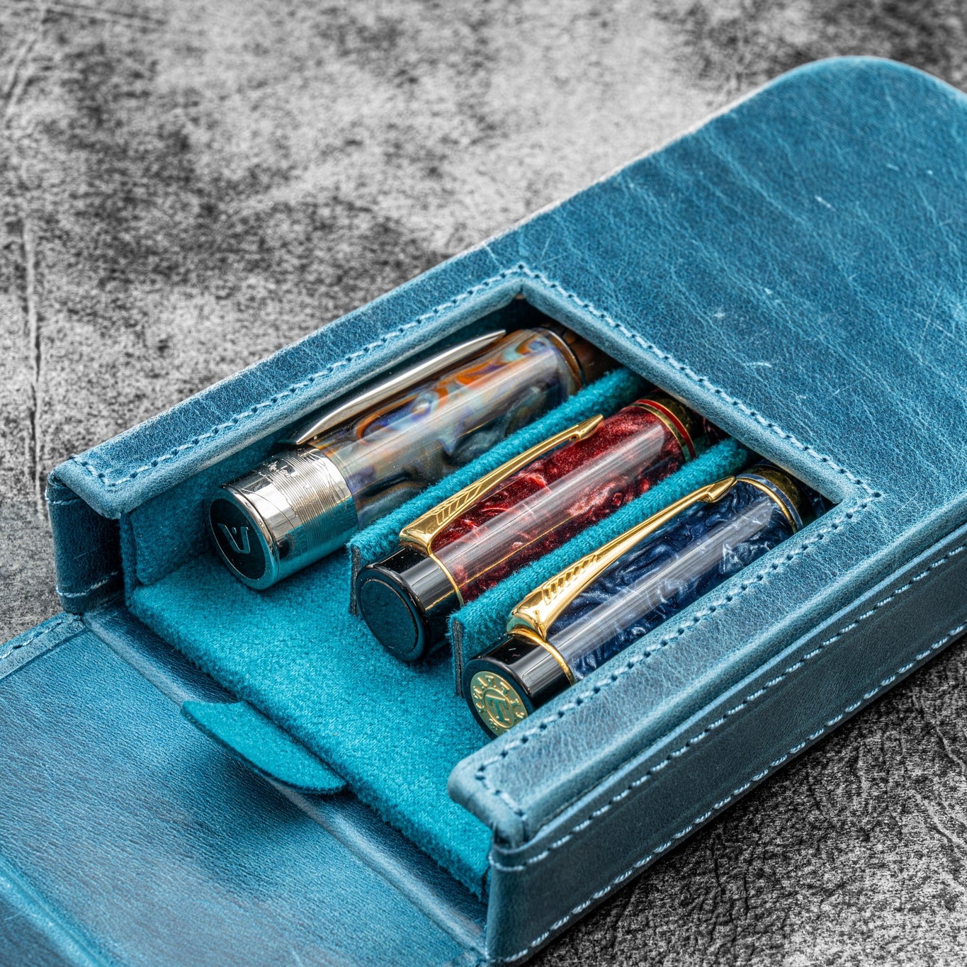 Galen Leather Magnum Opus 3 Slots Crazy Horse Ocean Blue Hard Pen Case