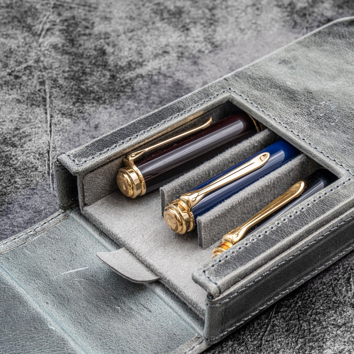 Galen Leather Magnum Opus 3 Slots Crazy Horse Smoky Hard Pen Case