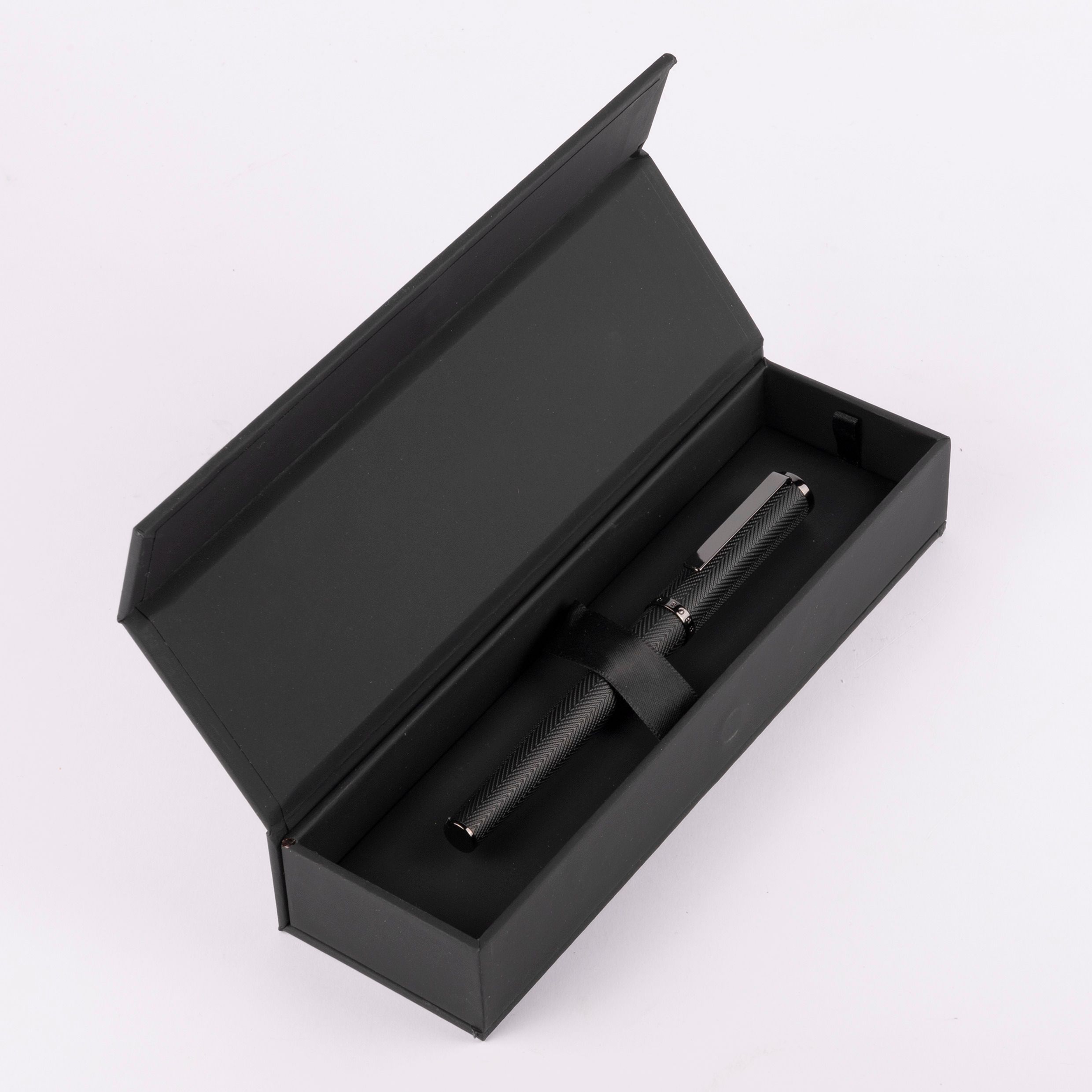 Hugo Boss Formation Herringbone Gunmetal Fountain pen