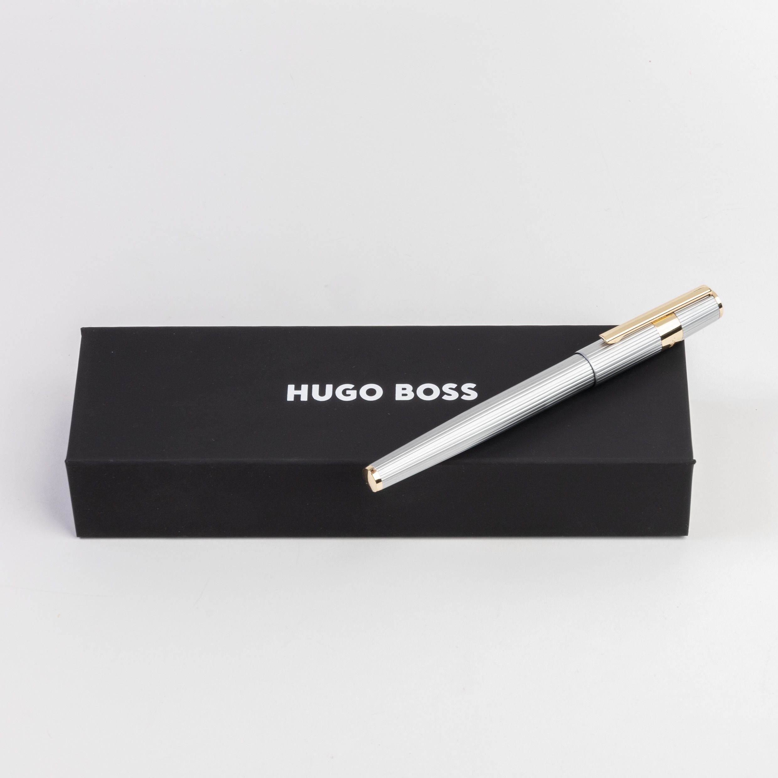 Hugo Boss Gear Pinstripe Silver GT Fountain pen