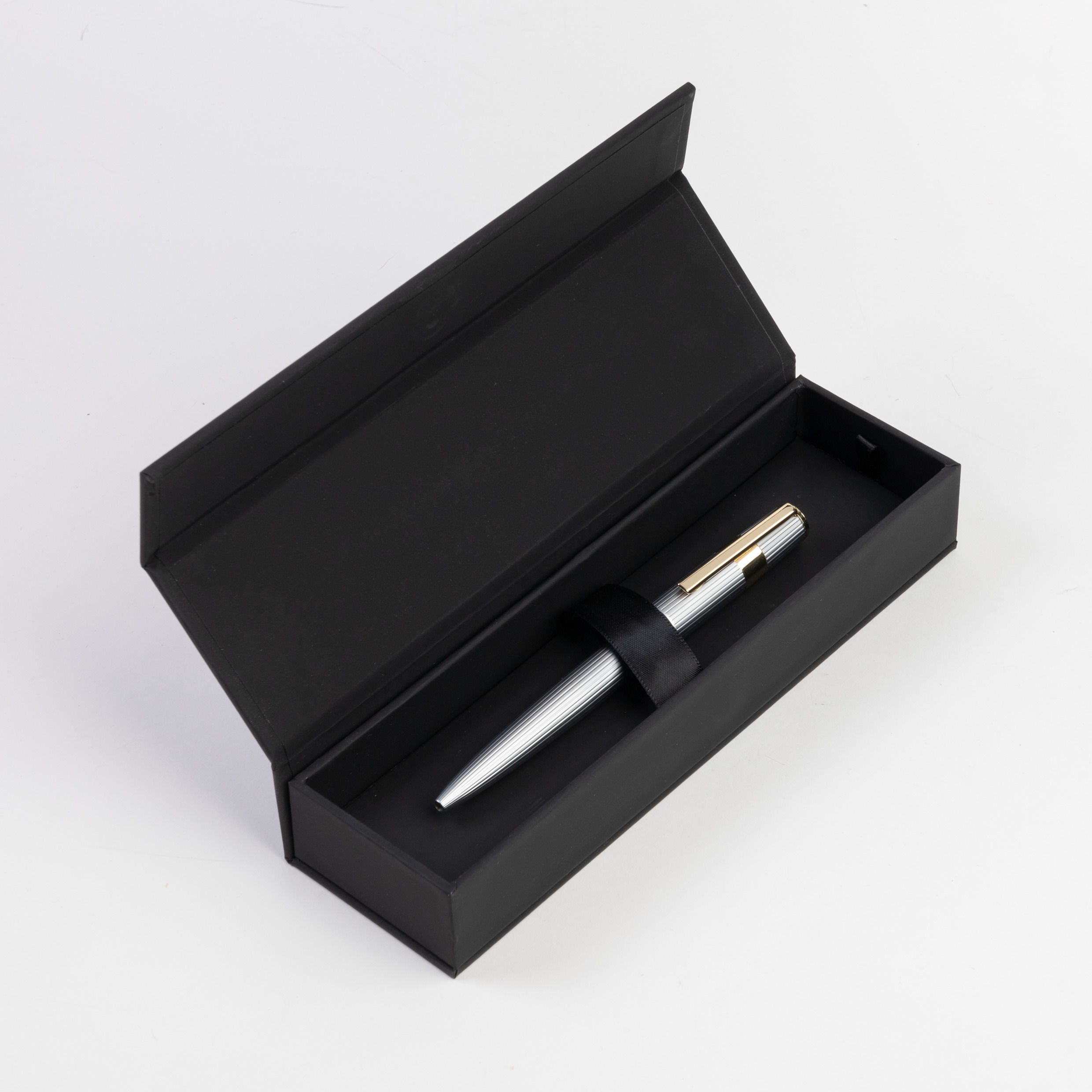 Hugo Boss Gear Pinstripe Silver GT Balpen