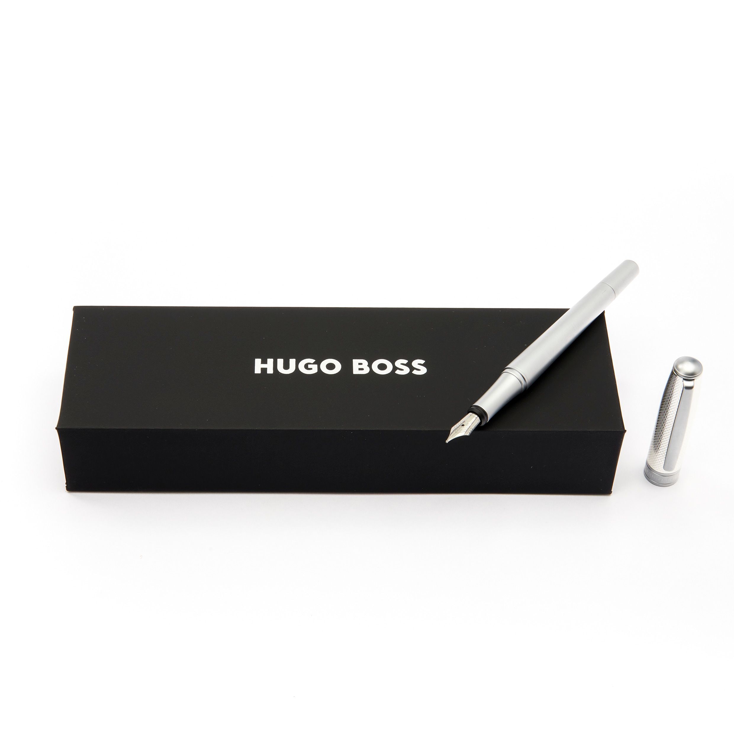 Hugo Boss Essential Silver Fountain pen