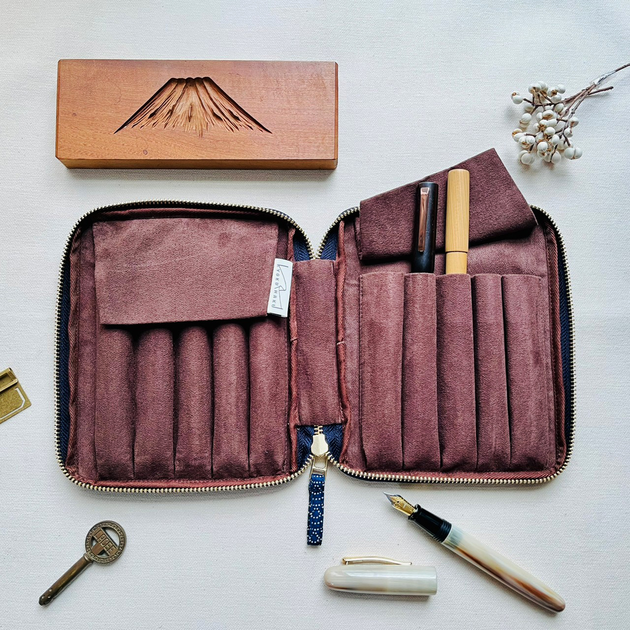 Kyoku Haku Seigaiha Dark Blue Cotton Zippered Pen Pouch (Tenfold)