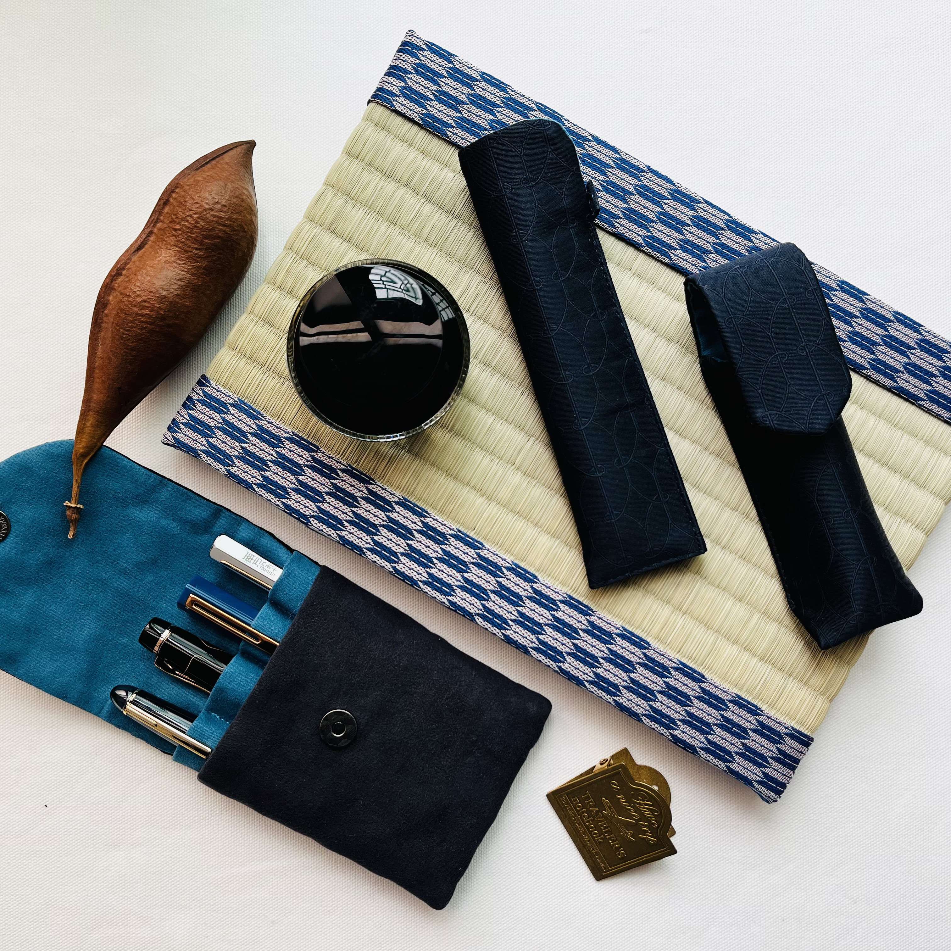 Kyoku Haku Classic Dark Blue Pen Pouch (Single)