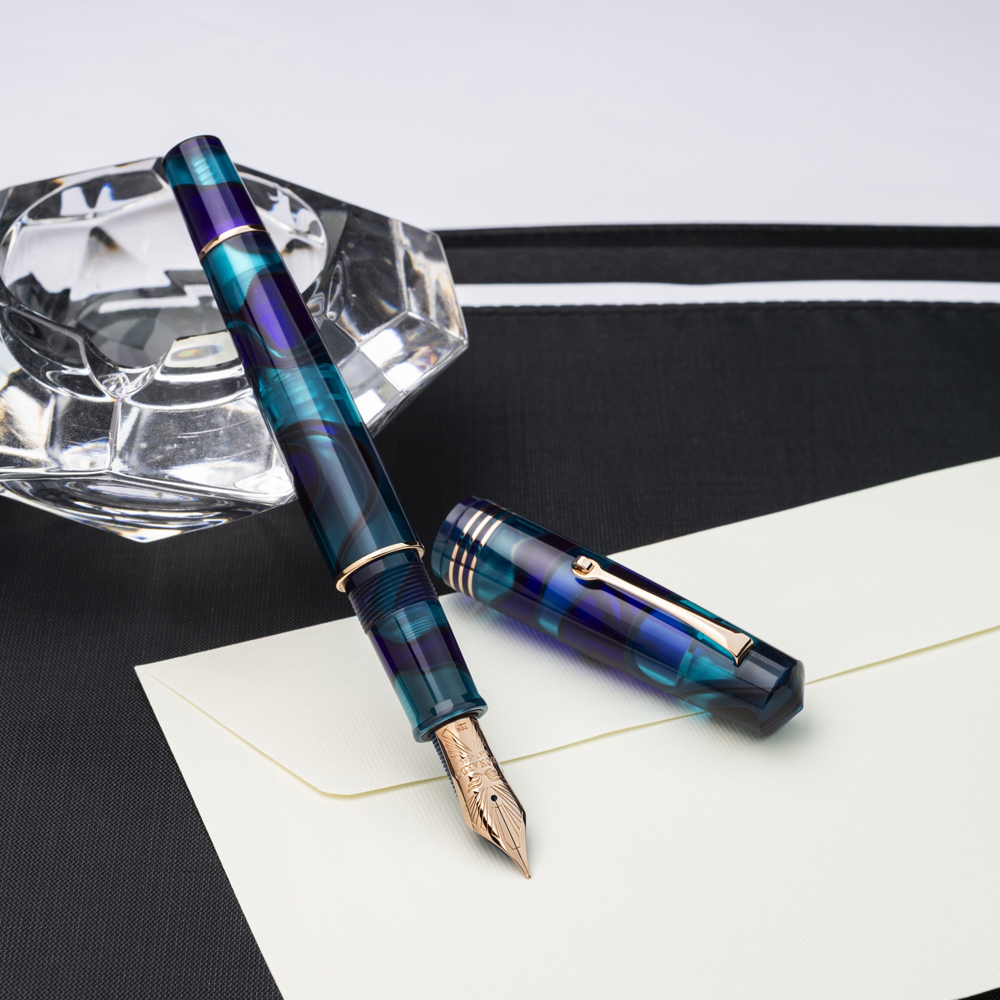 Leonardo Momento Zero Grande Eclipsis Moon RGT Fountain pen
