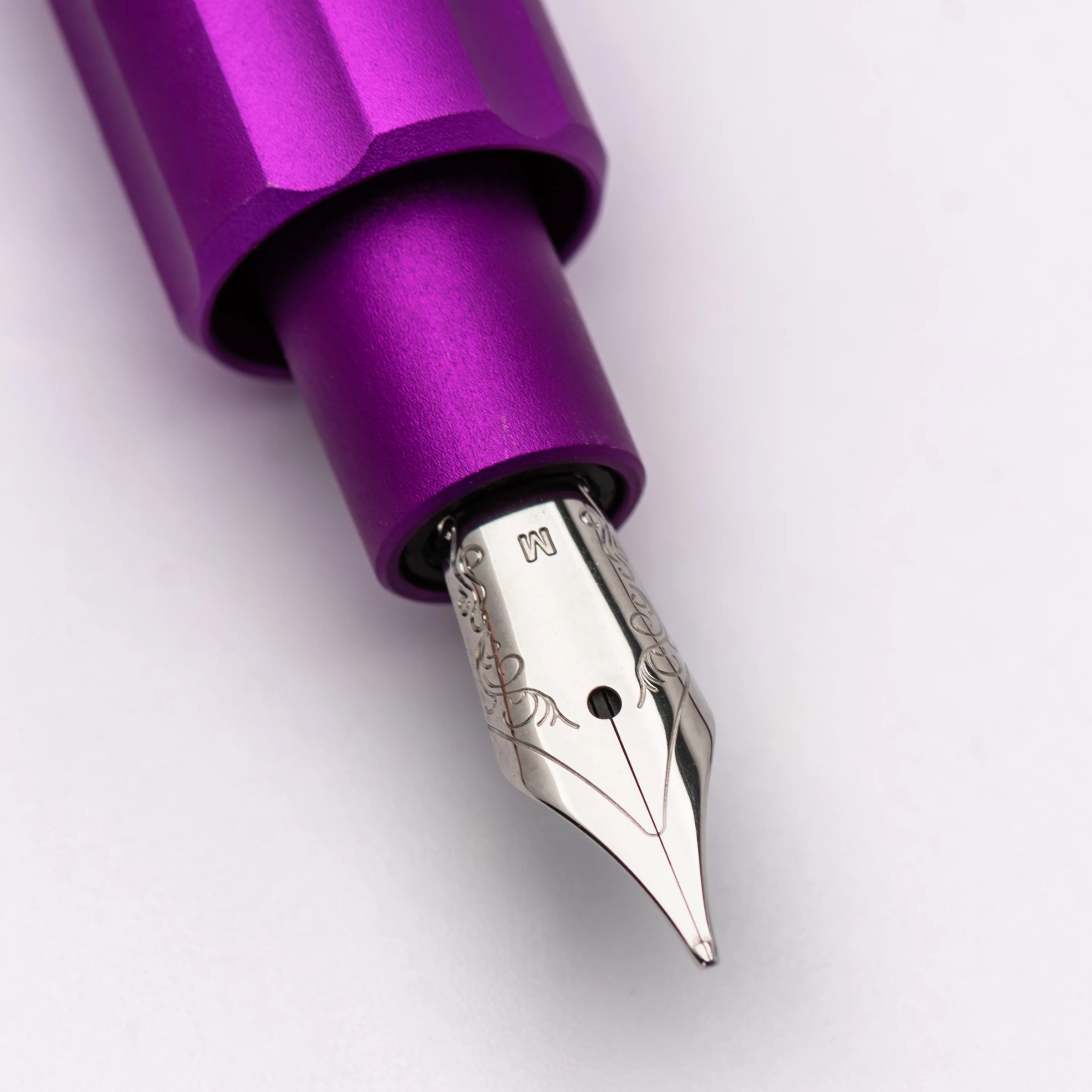 Monteverde Axis Matte Purple Caneta de Tinta Permanente