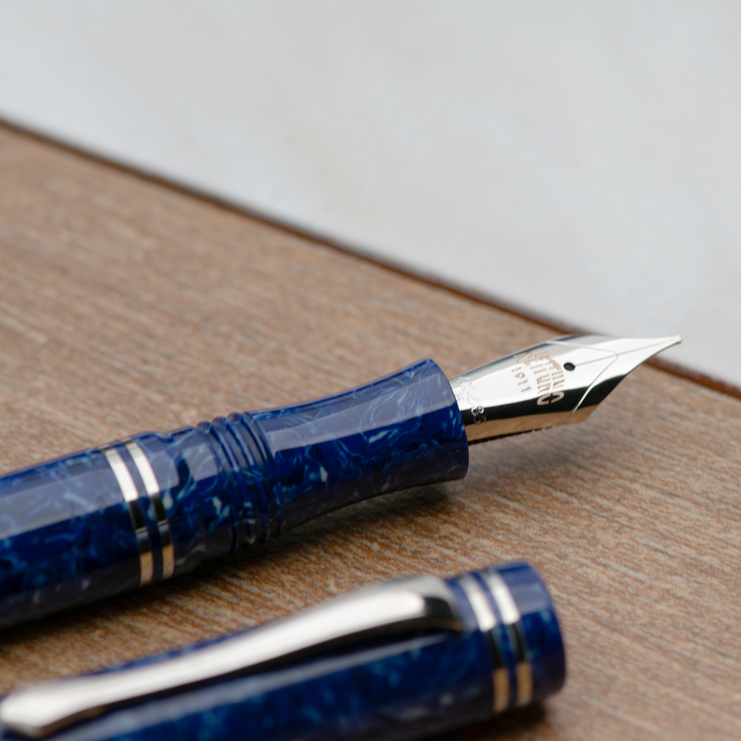 Nettuno 1911 Superba Sapphire Celluloid LE ST Caneta de Tinta Permanente