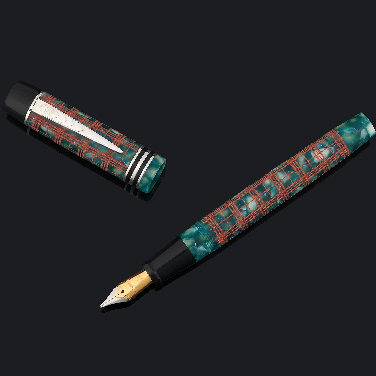 Onoto Magna Macbeth Corona Red Fountain pen