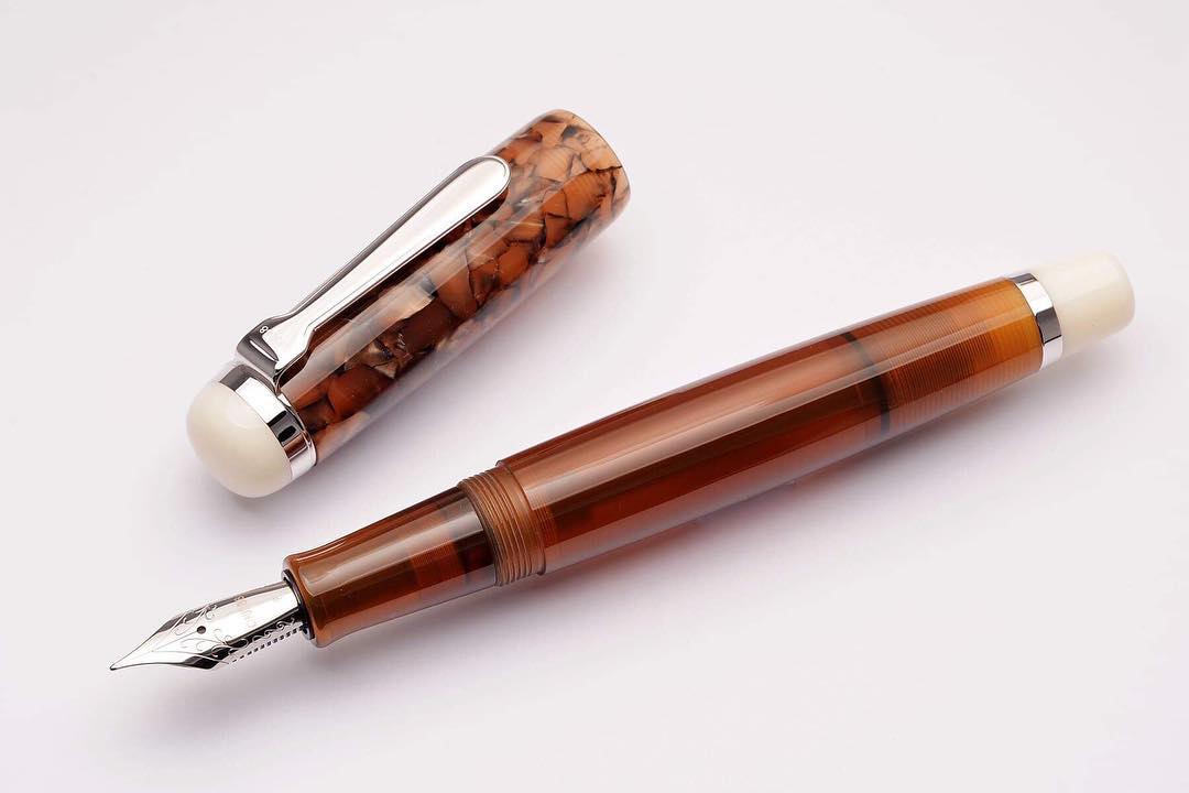 Opus 88 Omar Amber Vulpen