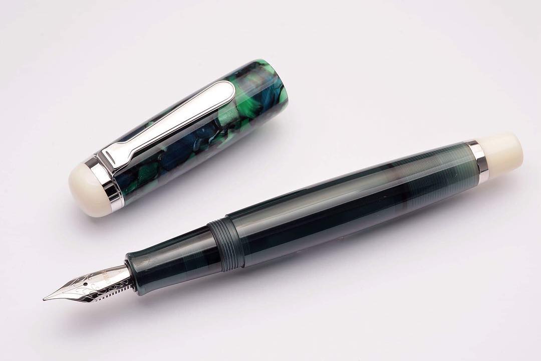 Opus 88 Omar Green Fountain pen