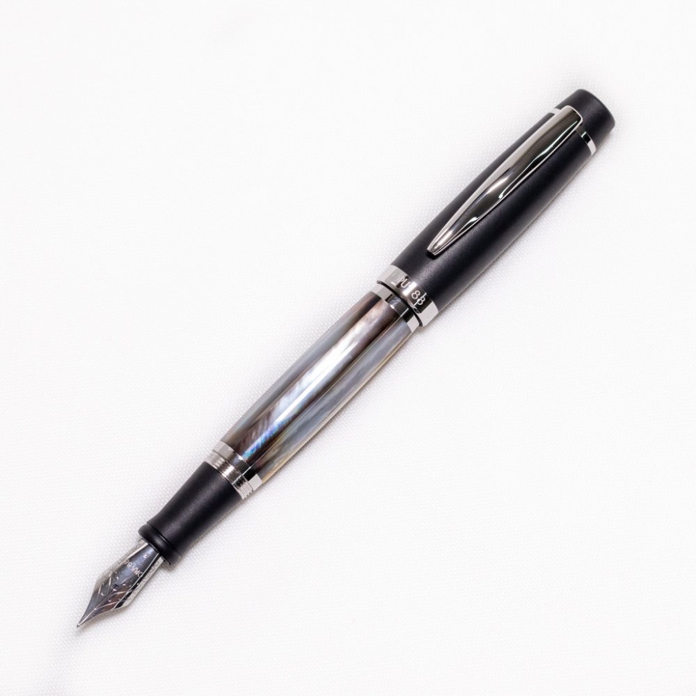 Opus 88 Premium Shell Black Mother of Pearl Vulpen