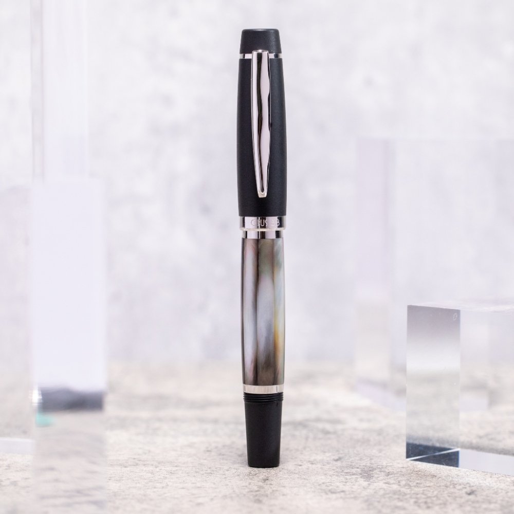 Opus 88 Premium Shell Black Mother of Pearl Vulpen