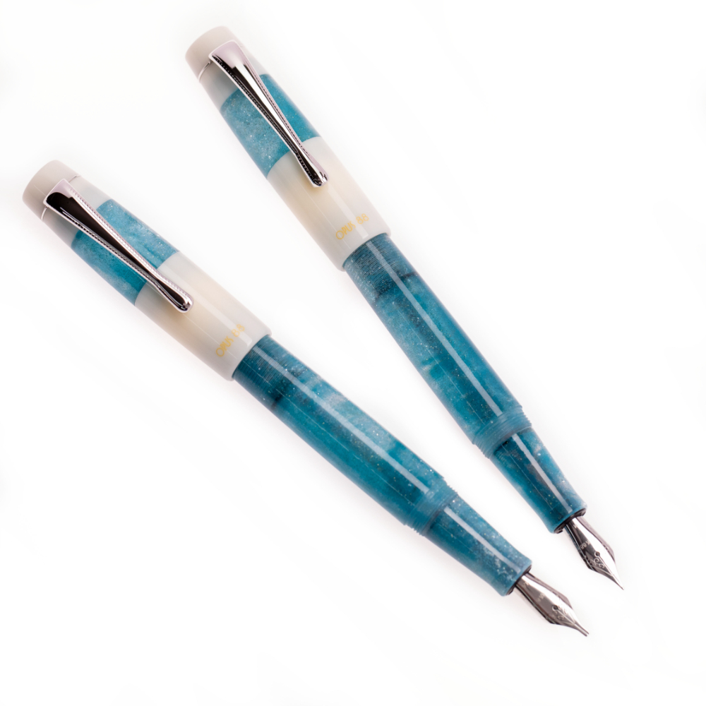 Opus 88 Koloro White Blue Plumo Estilográfica