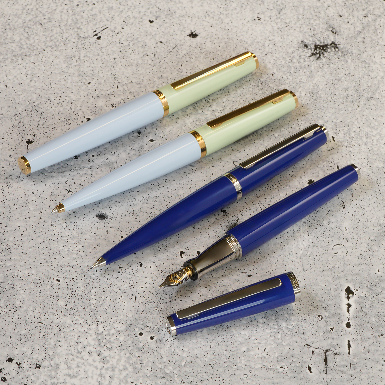 Otto Hutt Design 06 Glacier Soft Green Ballpoint