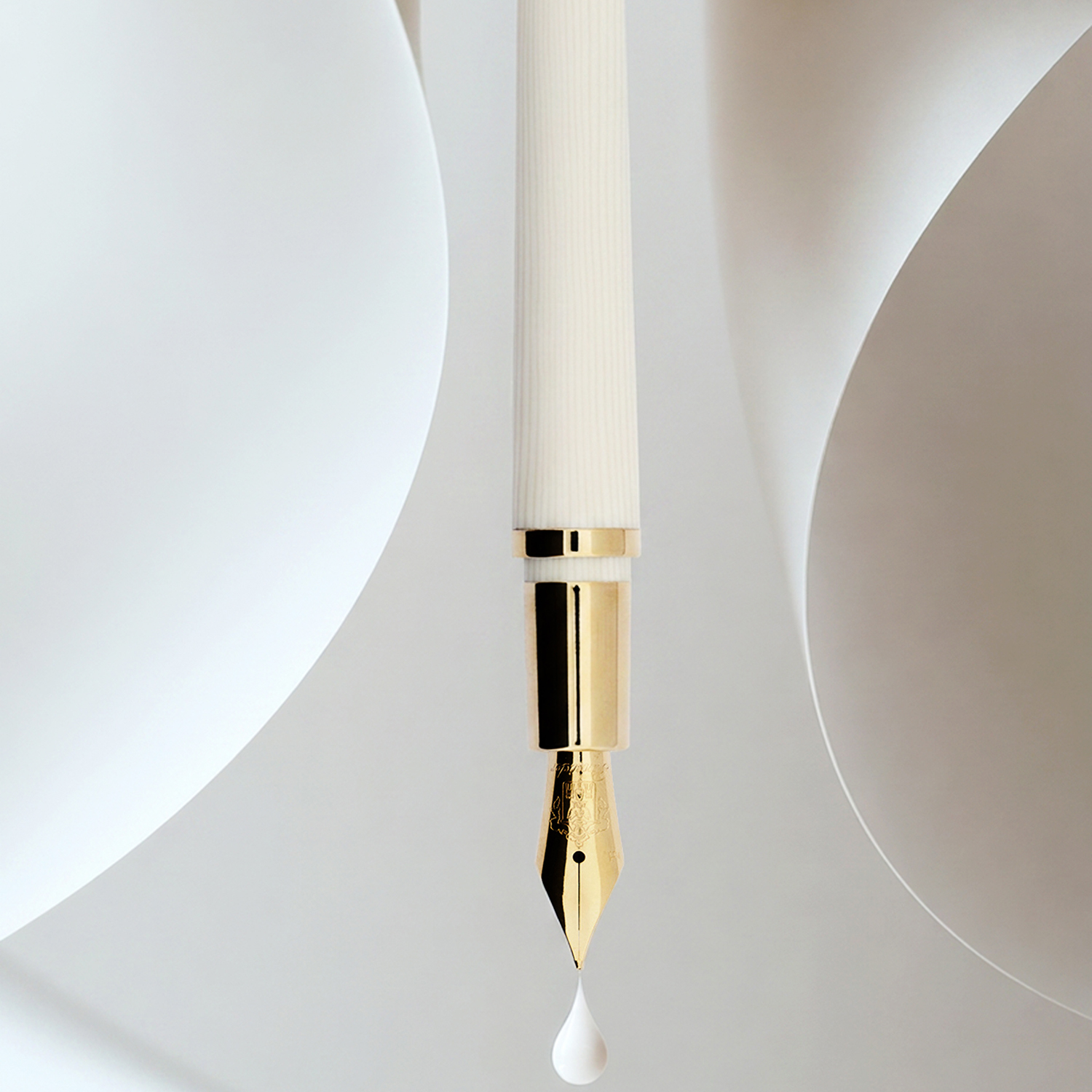 Pineider Alba Mini Milk GT Fountain pen
