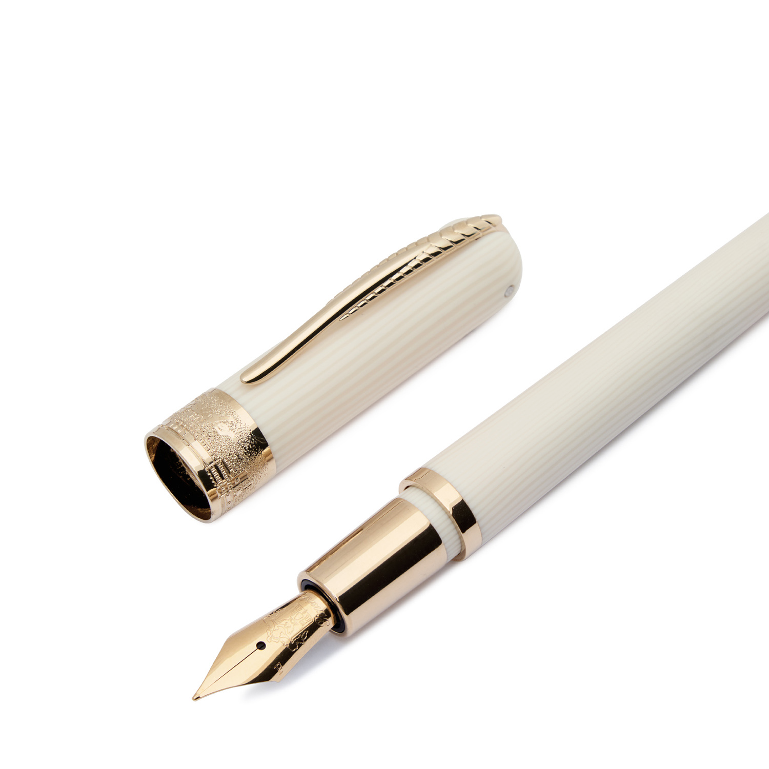 Pineider Alba Mini Milk GT Fountain pen