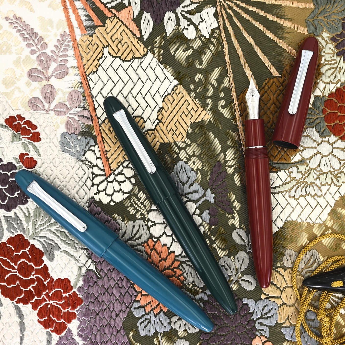 Sailor 1911 King of Pens Color Urushi Kaga Wine Red RT Fountain pen
