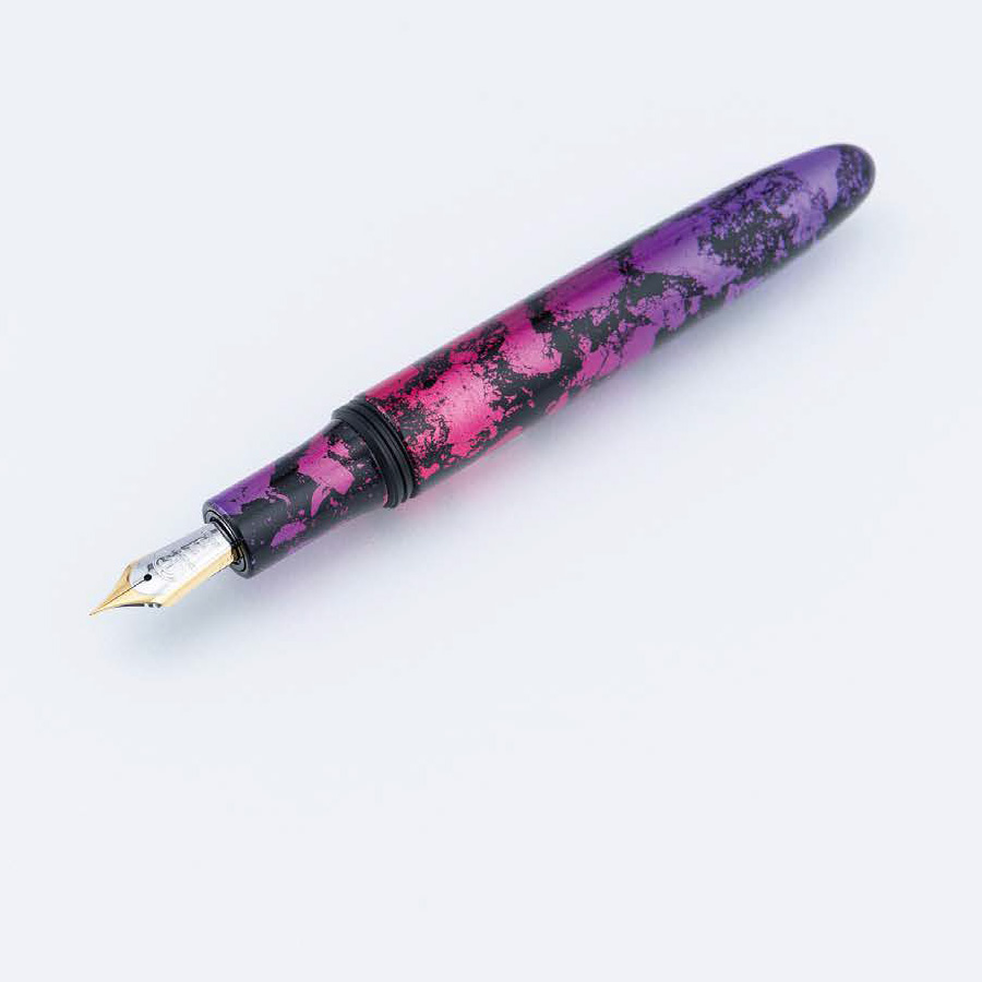 Taccia The Pitch Black Universe Aurora Stylo plume