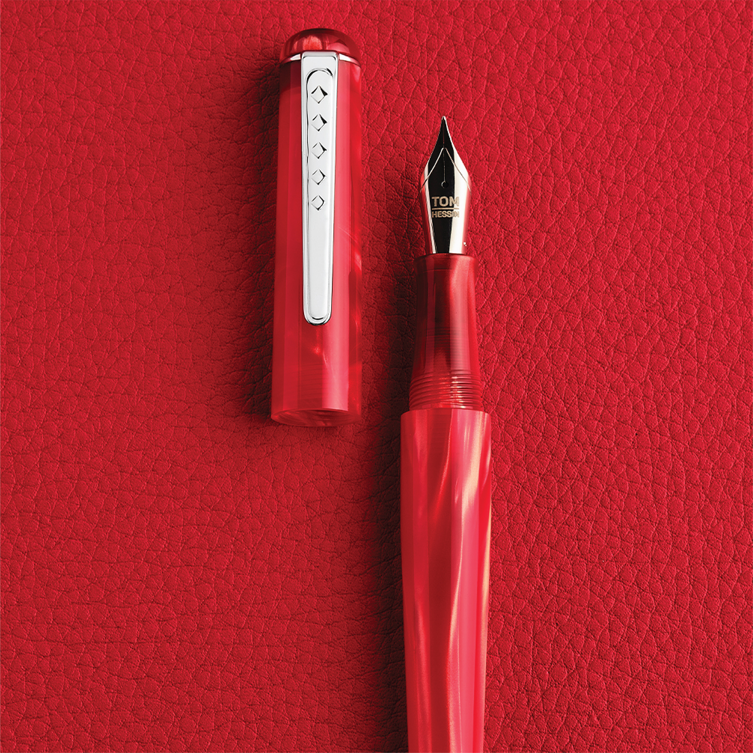 Tom Hessin Charles Collection Exhibition Red Caneta de tinta permanente