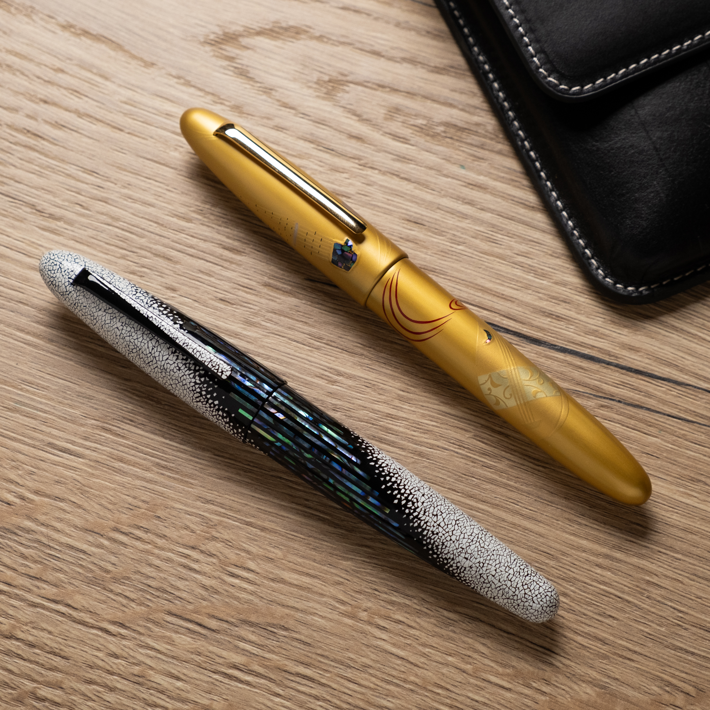 Taccia Kin-ji Maki-e Urushi Gyoku-in Biwa Fountain pen
