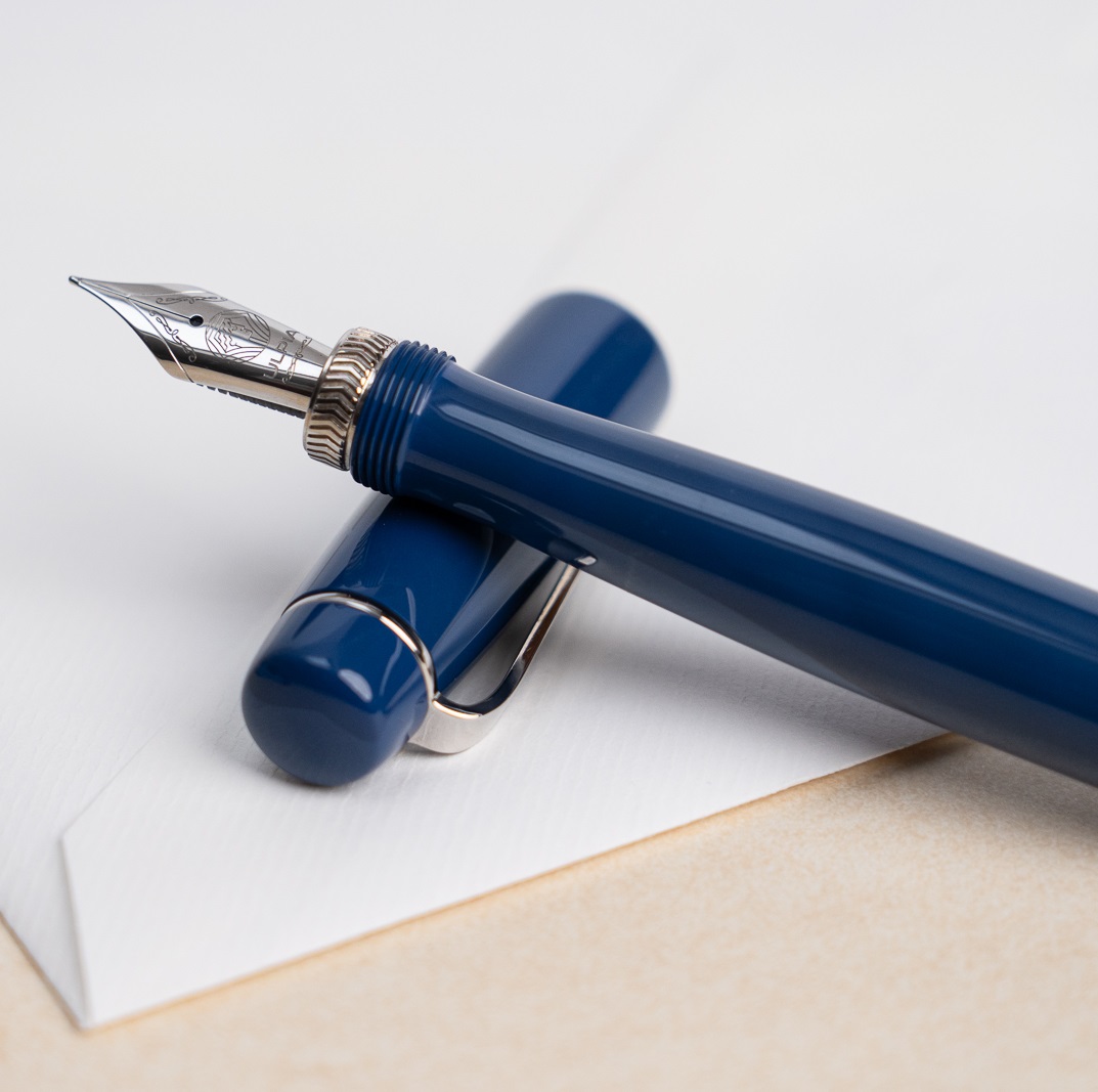 Ulpia 117 Ebonite Celeste Blue ST Fountain pen