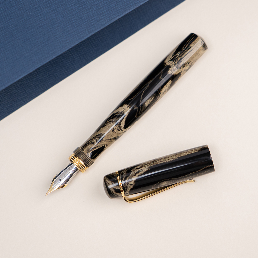 Ulpia 117 Ebonite Desert GT Vulpen