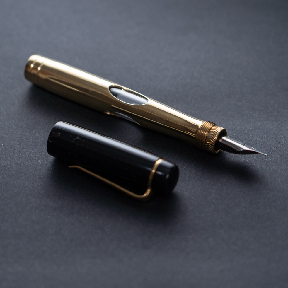 Ulpia 117 Ebonite Black and Brass Mira GT Füllfederhalter
