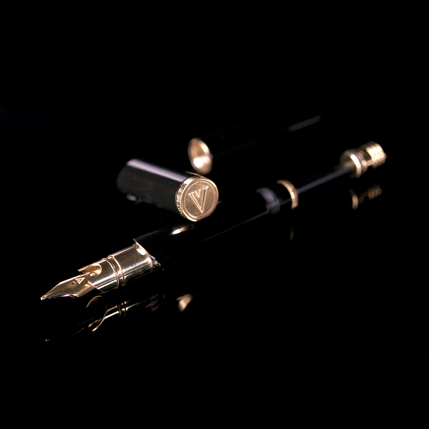 Venvstas Calibro 8 Black Tie Fountain pen