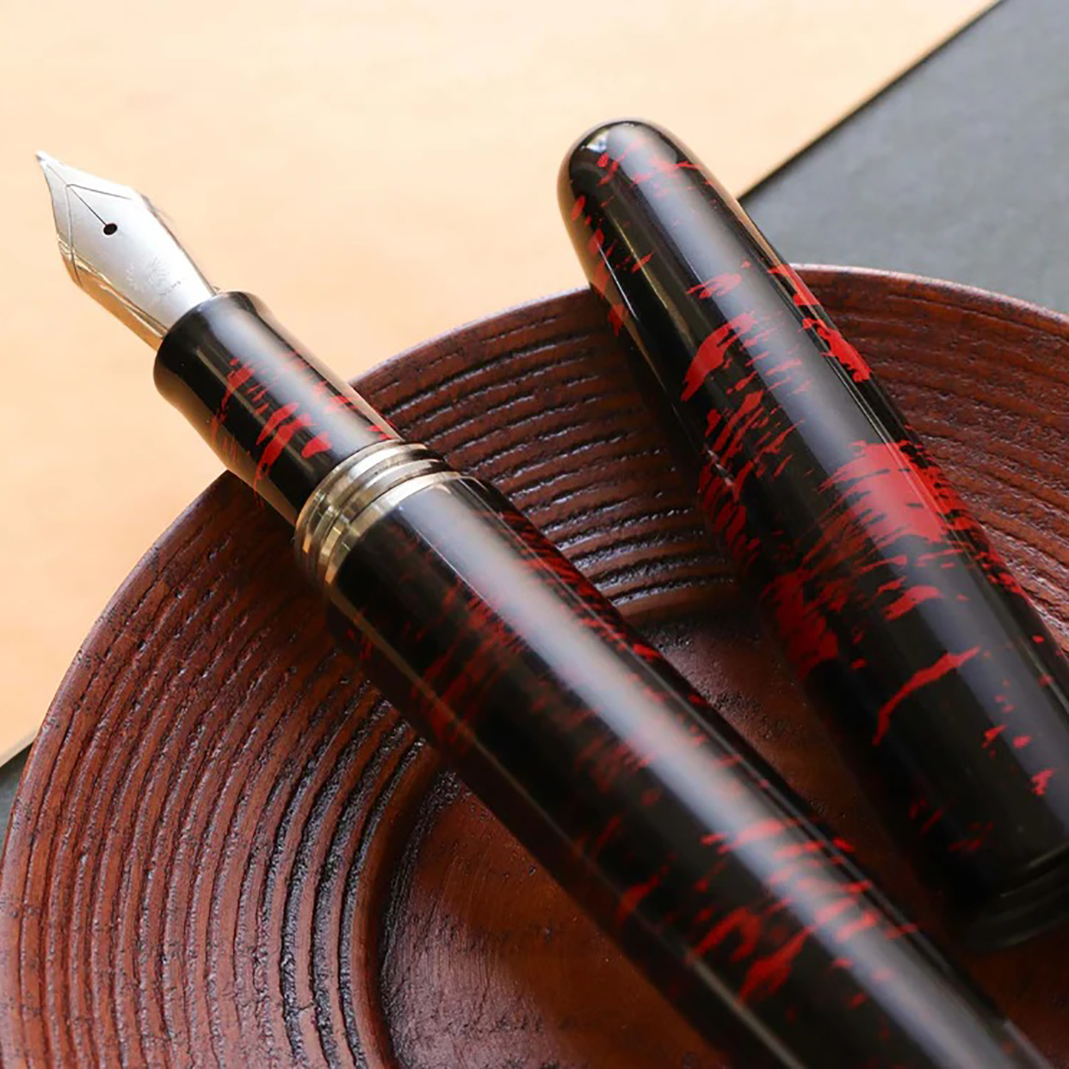 Wancher Dream Pen Aizu Urushi Akebono-nuri Fountain Pen