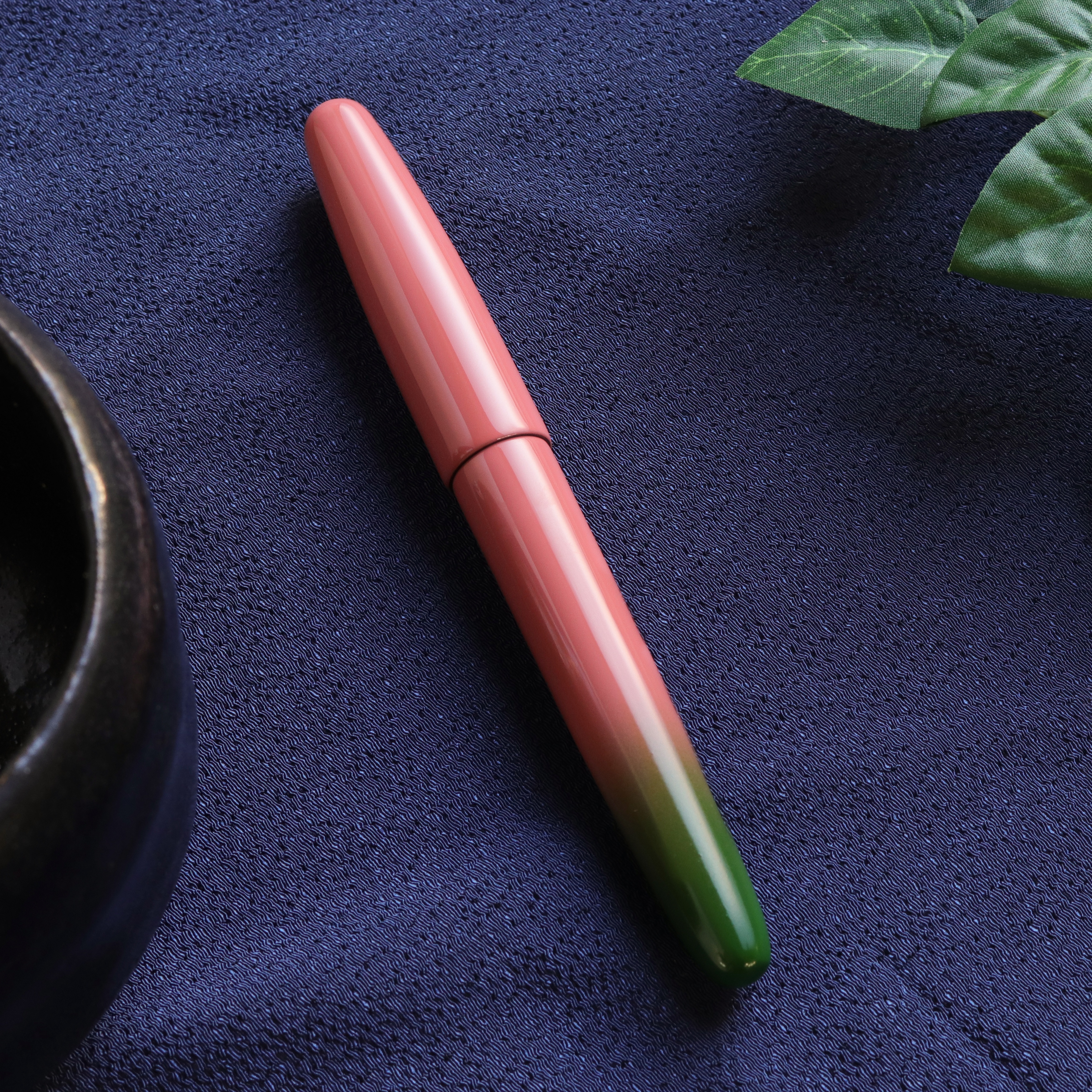 Wancher Dream Pen Aizu Urushi Bokashi-nuri Tsubomi Fountain Pen